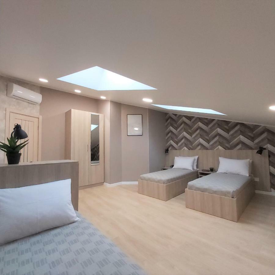 Two-Bedroom Apartment Near Forum Львів Екстер'єр фото