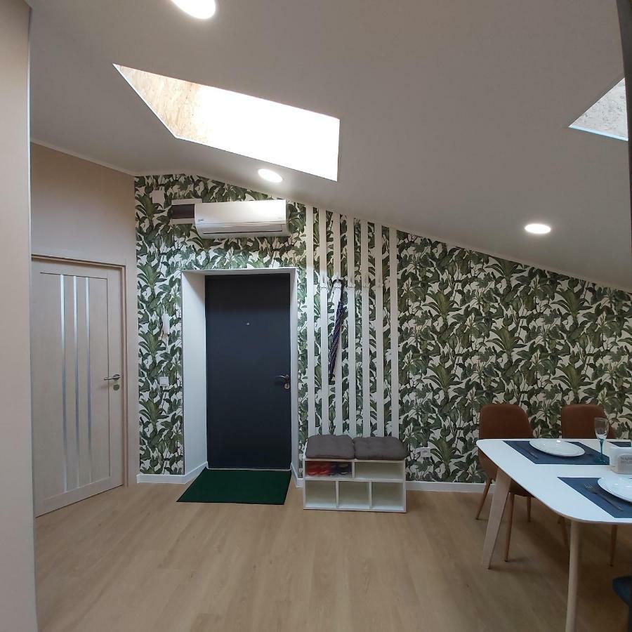 Two-Bedroom Apartment Near Forum Львів Екстер'єр фото