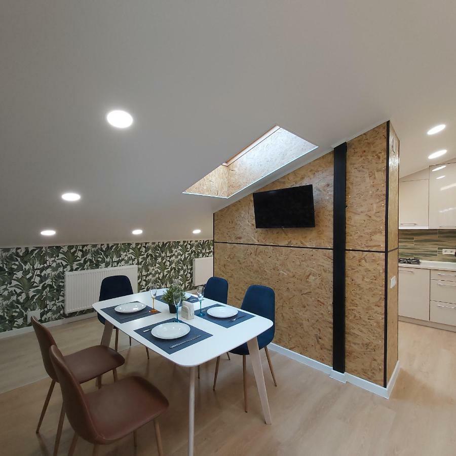 Two-Bedroom Apartment Near Forum Львів Екстер'єр фото
