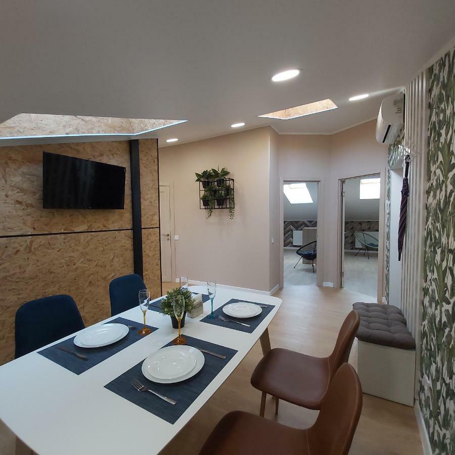 Two-Bedroom Apartment Near Forum Львів Екстер'єр фото